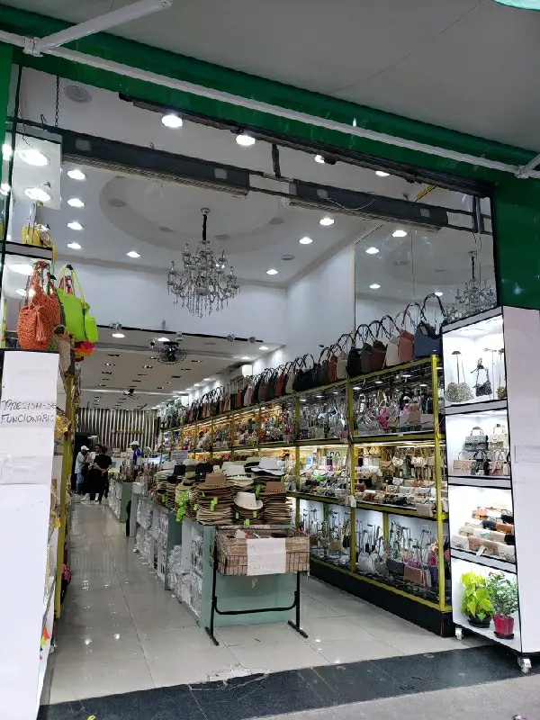 Imagem de Ls Safiras Moda Bolsas — Acessórios no Brás, São Paulo