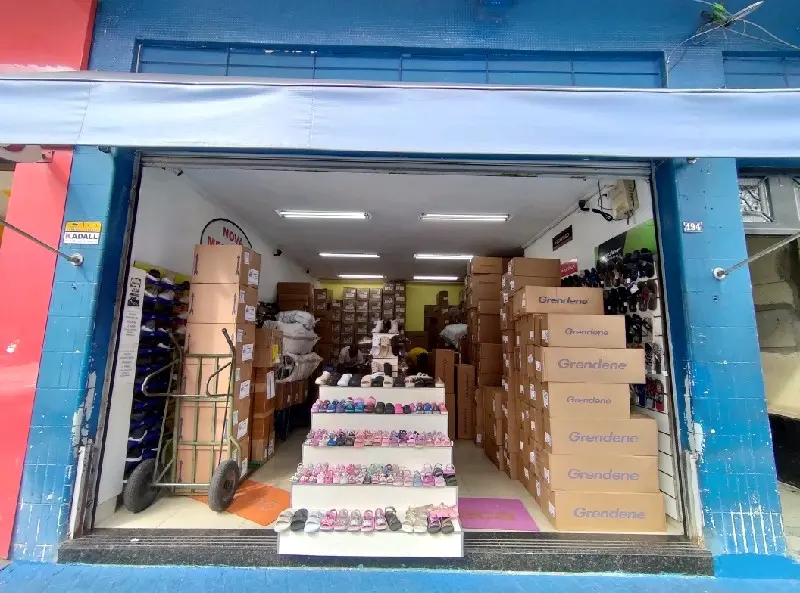 Imagem de Nova Mercantil Calçados — Botas no Brás