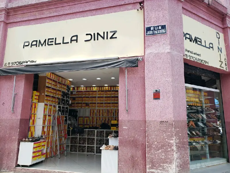 Imagem de Pamella Diniz — Sandálias no Brás