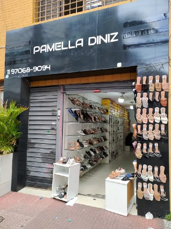 Imagem de Pamella Diniz — Sandálias no Brás