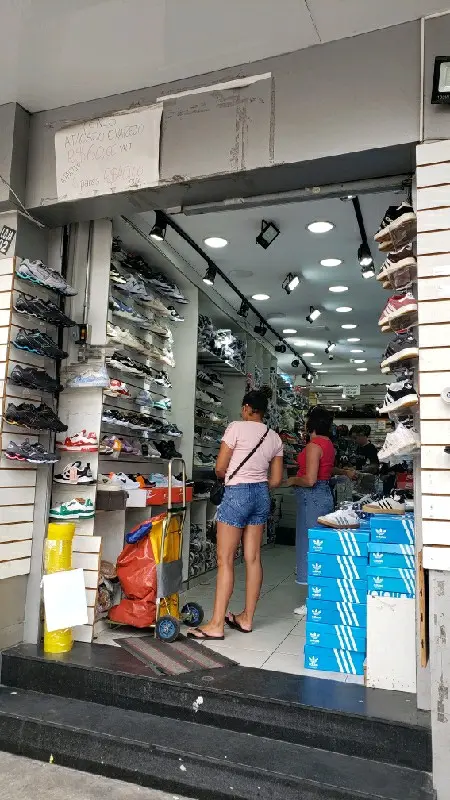 Imagem de Parada Do Tênis — Chapéus e bonés no Brás