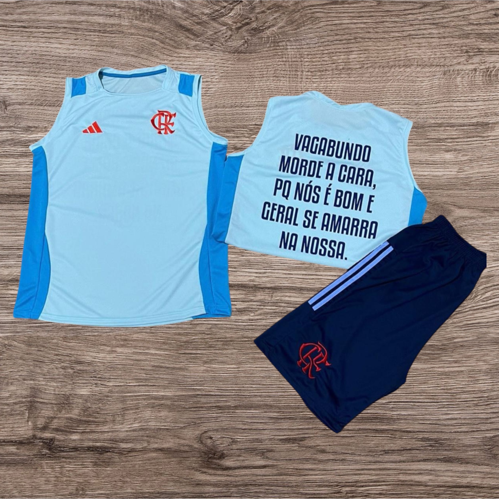 Conjunto regata e short azul claro e marinho com monograma Flamengo – Atacado no Brás