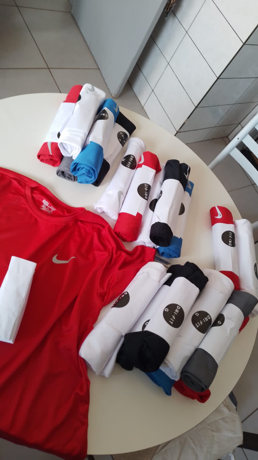 Camiseta Nike Dri-Fit vermelha – Atacado no Brás