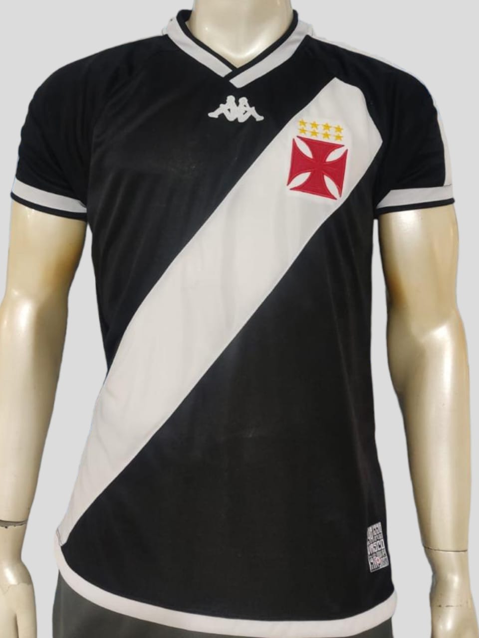 Camiseta Kappa com escudo do Vasco e faixa diagonal – Atacado no Brás