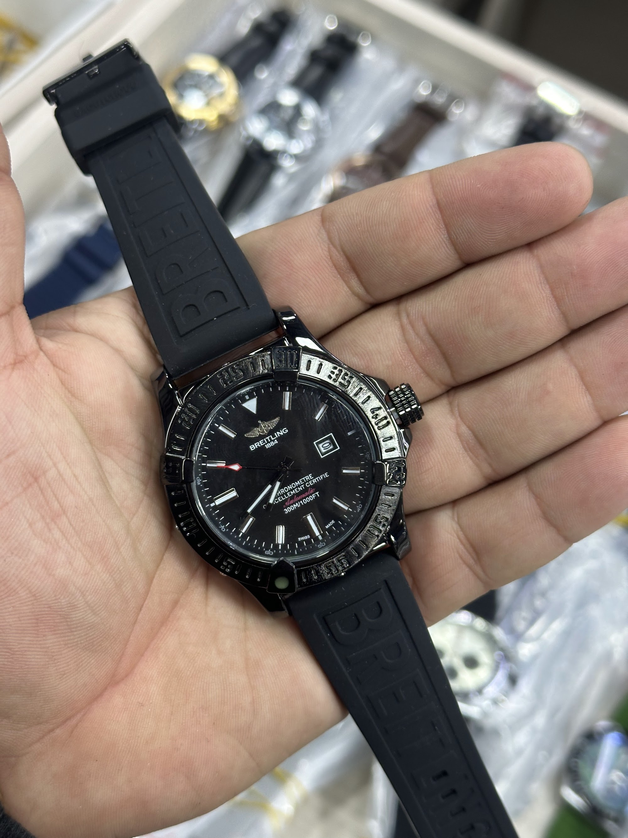 Relógio Breitling com pulseira de borracha – Atacado no Brás