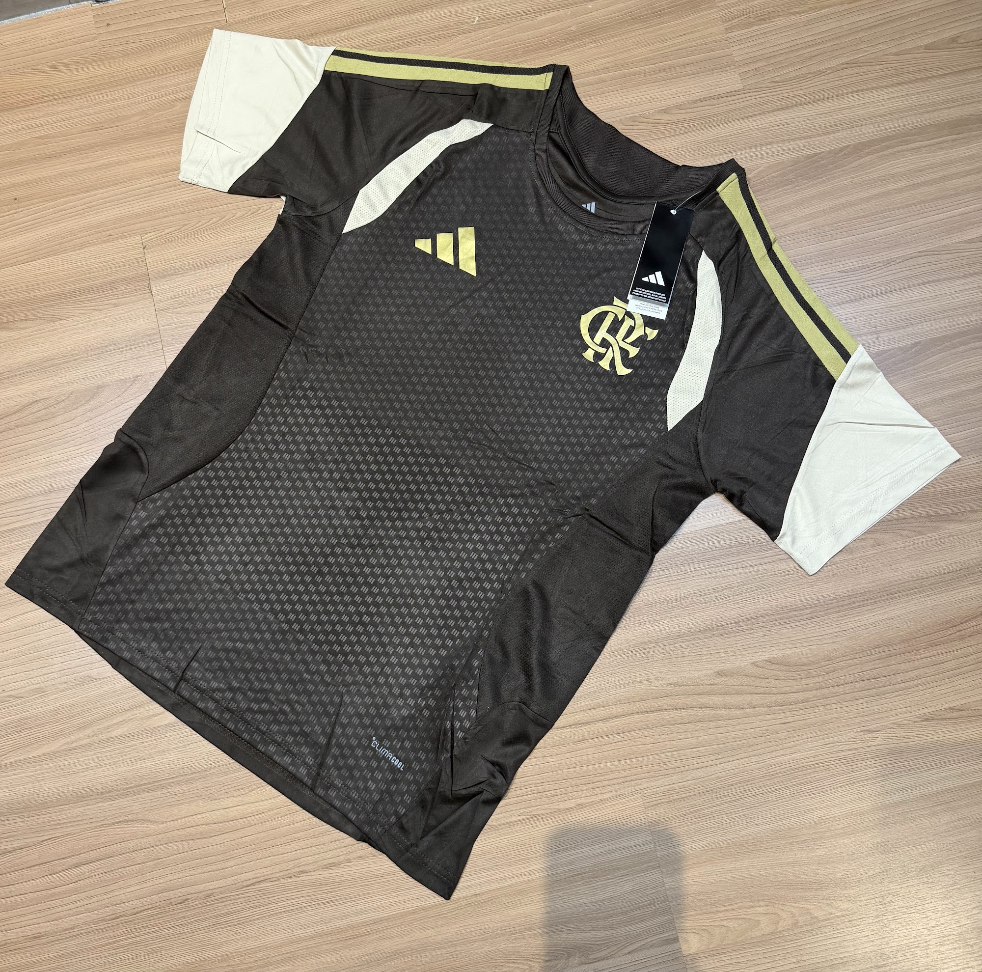 Camiseta Adidas com brasão CR – Atacado no Brás