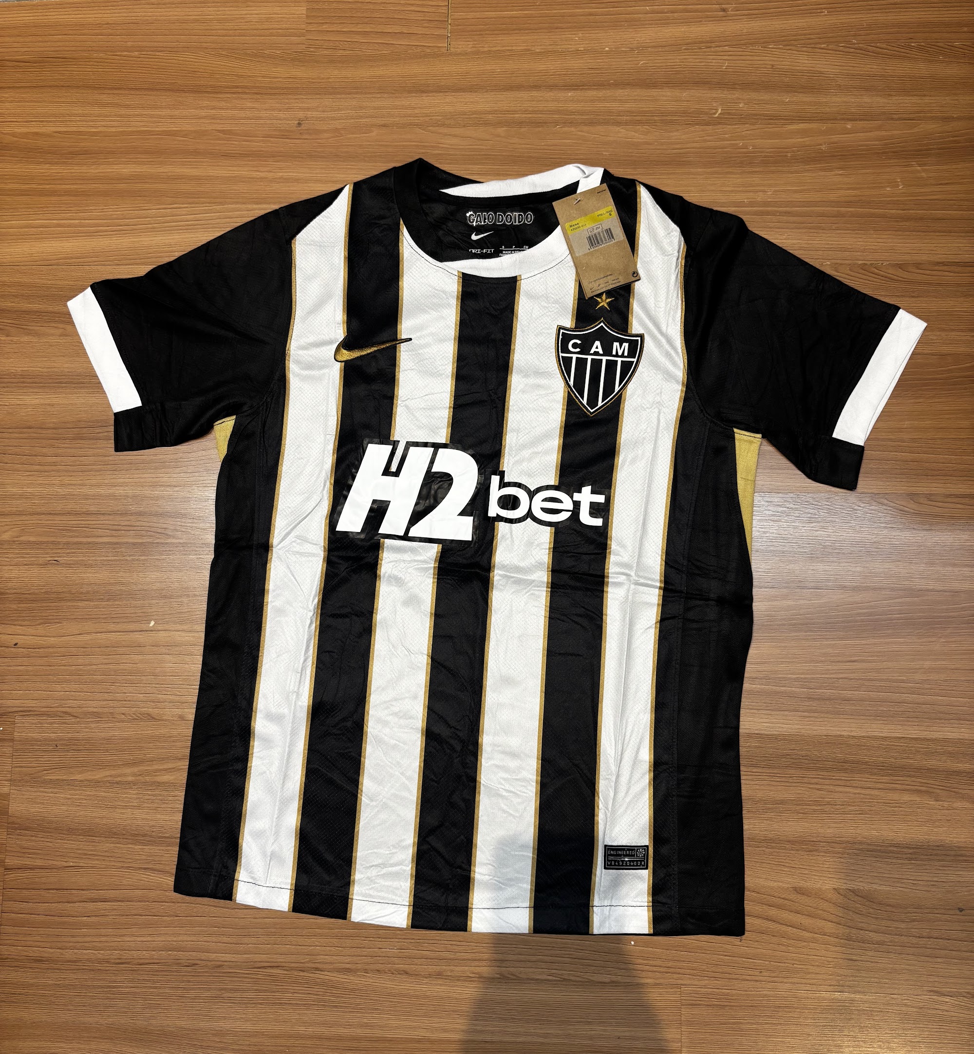 Camisa Atlético-MG listrada com escudo CAM – Atacado no Brás