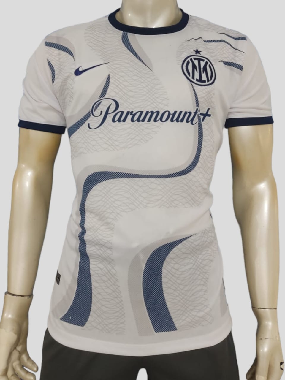 Camiseta Nike branca com Paramount – Atacado no Brás